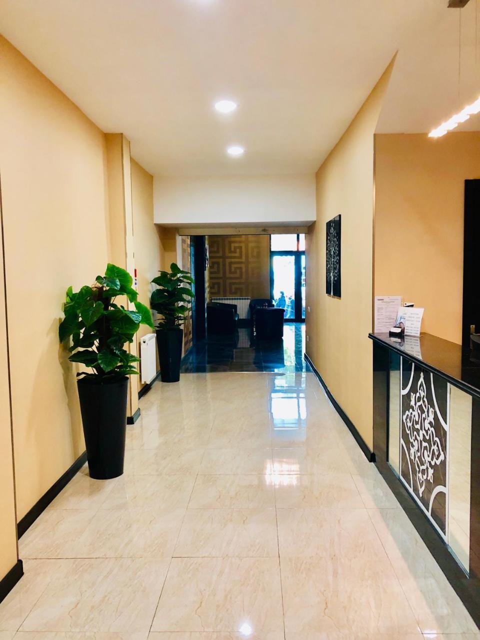 Lords Hotel Tbilisi Luaran gambar